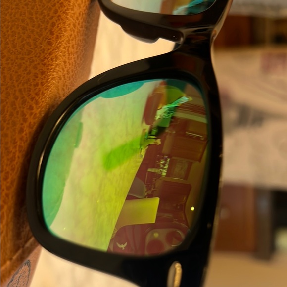 Ray-Ban Black Sunglasses/mirrored green lenses with Case - Picture 6 of 8